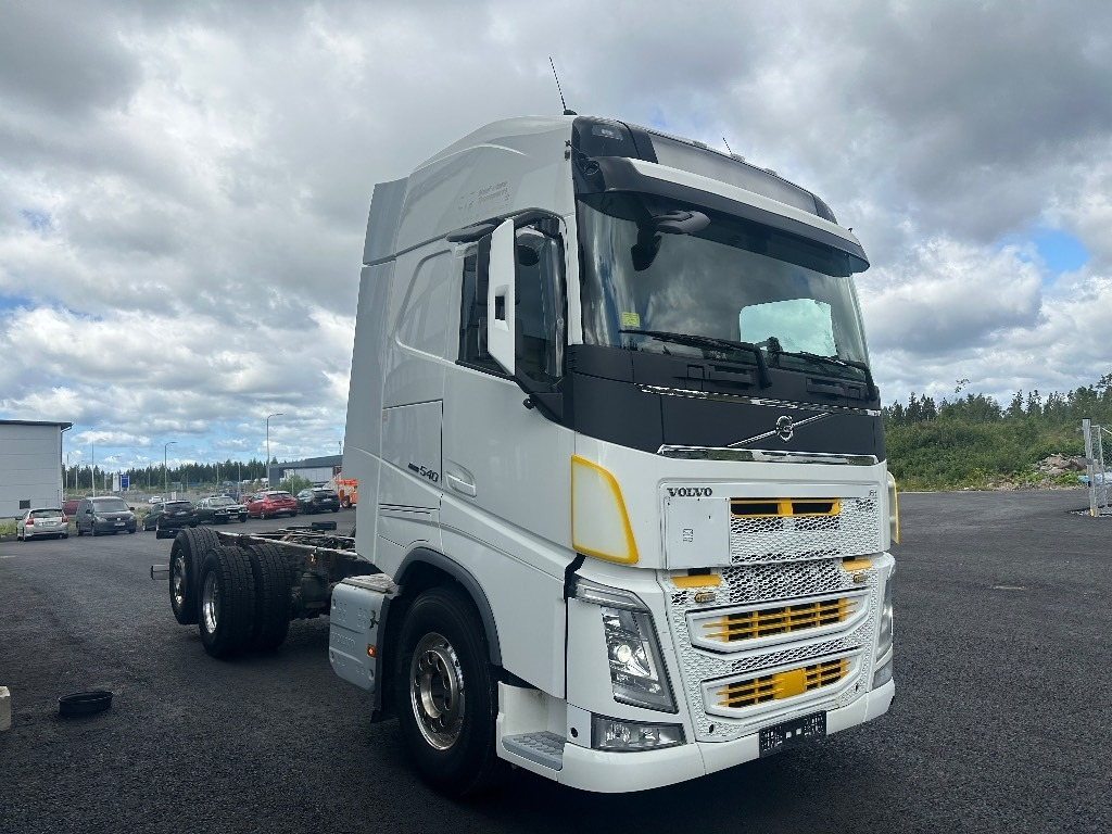 Volvo FH13 540 6x2*4 - شاحنة بهيكل معدني للمقصورة: صورة 2 Volvo FH13 540 6x2*4 - شاحنة بهيكل معدني للمقصورة: صورة 2