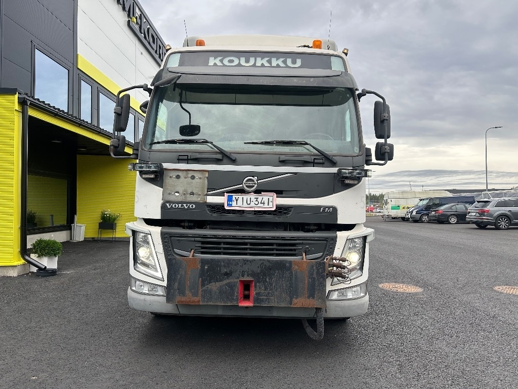 Volvo FM 13 6x2 auravarustuksella! - مقطورة السحب: صورة 2 Volvo FM 13 6x2 auravarustuksella! - مقطورة السحب: صورة 2