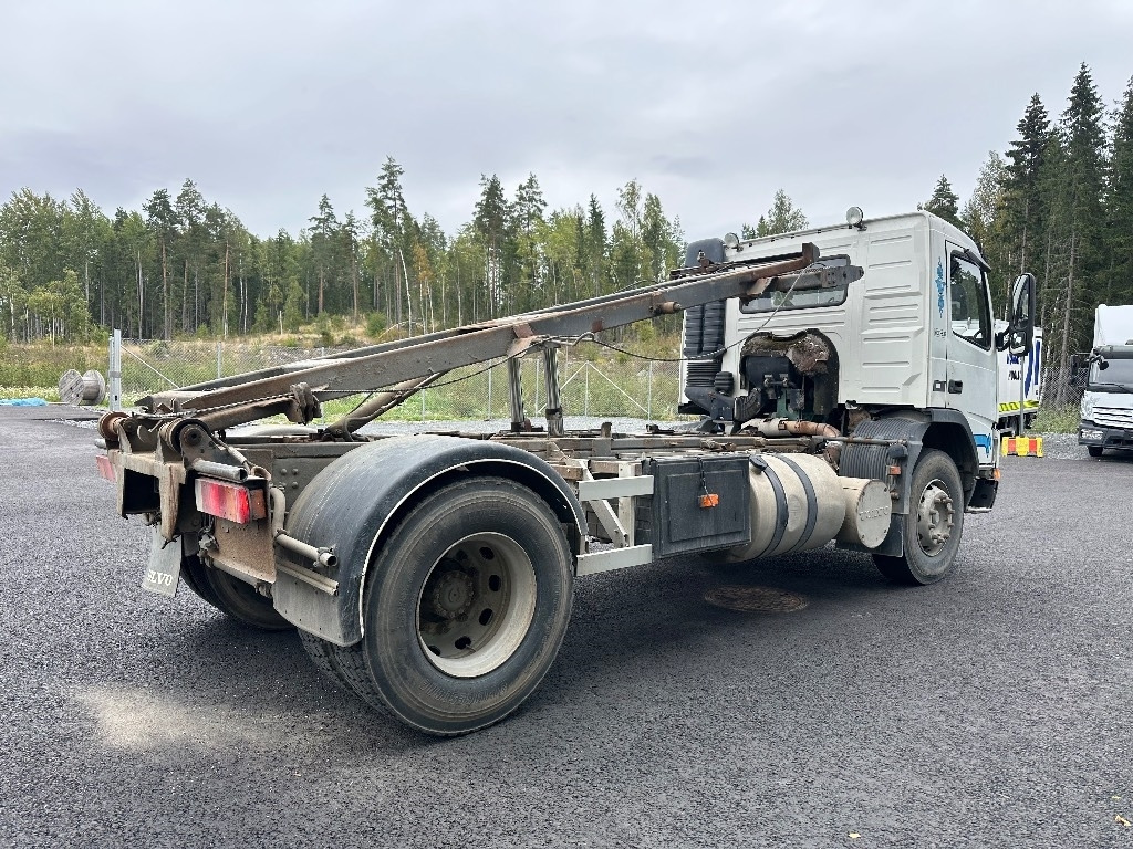Volvo FM7 4x2 vaijerilaitteilla - شاحنة لودر انزلاقي: صورة 4 Volvo FM7 4x2 vaijerilaitteilla - شاحنة لودر انزلاقي: صورة 4