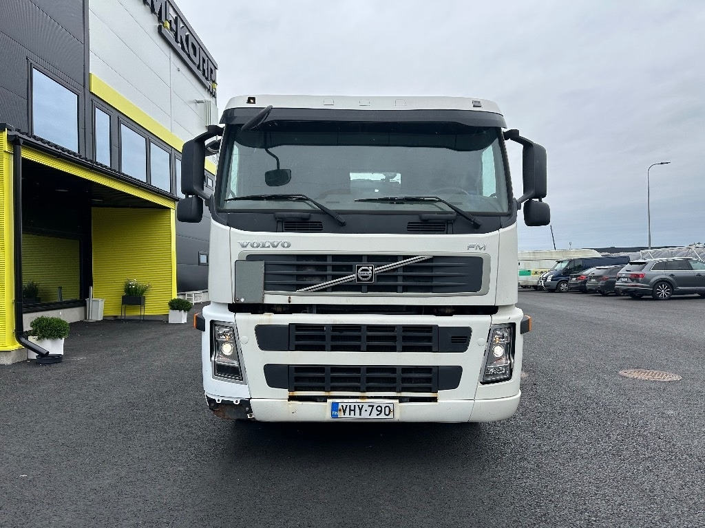 Volvo FM9 4x2 vaijerilaitteilla - شاحنة لودر انزلاقي: صورة 2 Volvo FM9 4x2 vaijerilaitteilla - شاحنة لودر انزلاقي: صورة 2