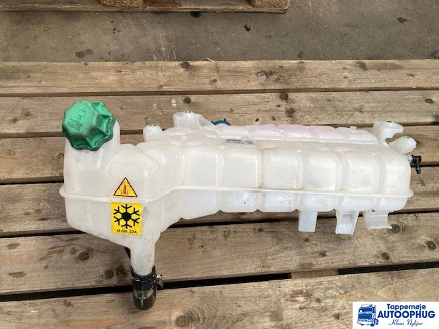 MAN 81.06102-6233 – MAN expansion tank - المحرك و قطع الغيار - شاحنة: صورة 1 MAN 81.06102-6233 – MAN expansion tank - المحرك و قطع الغيار - شاحنة: صورة 1