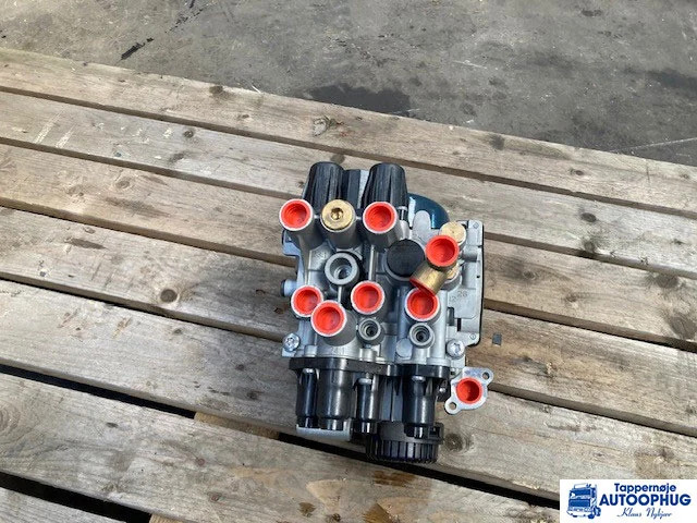 MAN 81.52108-6031 – MAN Lufttørrer - النظام الكهربائي - شاحنة: صورة 2 MAN 81.52108-6031 – MAN Lufttørrer - النظام الكهربائي - شاحنة: صورة 2