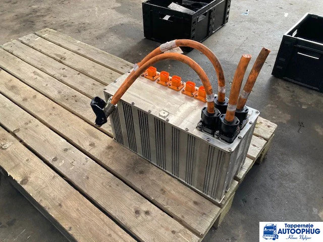 MAN 83.21101-6013 – High voltage distribution box 12C/18C - النظام الكهربائي - شاحنة: صورة 2 MAN 83.21101-6013 – High voltage distribution box 12C/18C - النظام الكهربائي - شاحنة: صورة 2