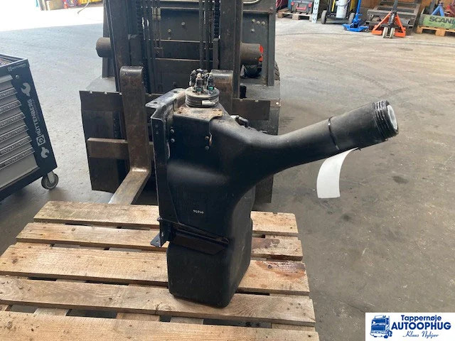 MAN Adblue – Urea tank MAN 81.15400-6185 - خزان سائل AdBlue - شاحنة: صورة 1 MAN Adblue – Urea tank MAN 81.15400-6185 - خزان سائل AdBlue - شاحنة: صورة 1