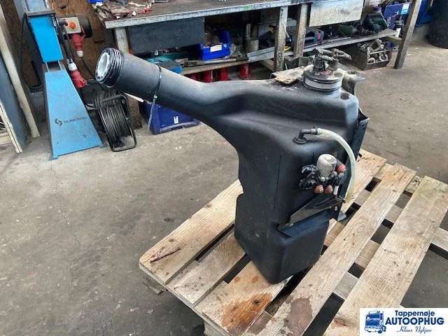 MAN Adblue – Urea tank MAN 81.15400-6185 - خزان سائل AdBlue - شاحنة: صورة 2 MAN Adblue – Urea tank MAN 81.15400-6185 - خزان سائل AdBlue - شاحنة: صورة 2