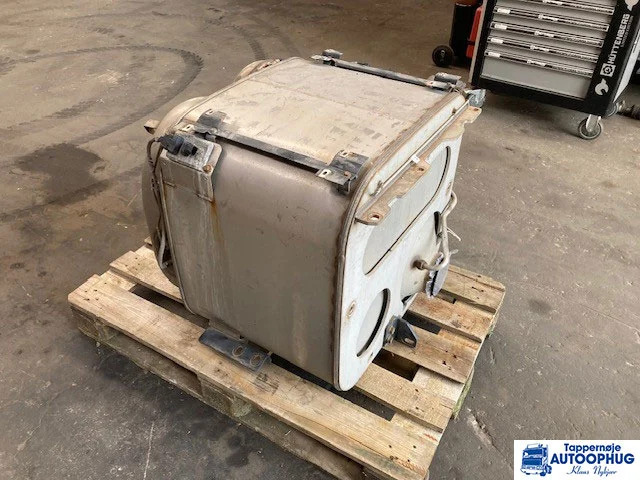 MAN Silencer MAN OEM: 81.15103-6137 - علبة العادم/ نظام العادم - شاحنة: صورة 4 MAN Silencer MAN OEM: 81.15103-6137 - علبة العادم/ نظام العادم - شاحنة: صورة 4