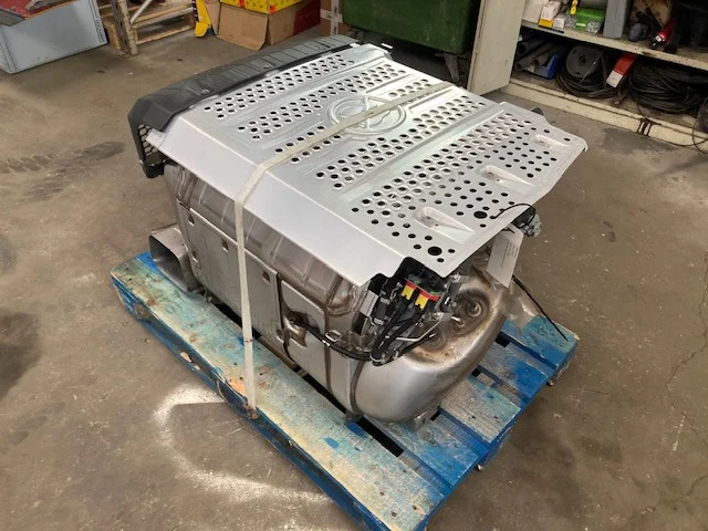 Mercedes Exhaust – Mercedes A0124905812 – Mercedes A0144908212 - علبة العادم/ نظام العادم - شاحنة: صورة 1 Mercedes Exhaust – Mercedes A0124905812 – Mercedes A0144908212 - علبة العادم/ نظام العادم - شاحنة: صورة 1