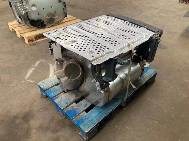 Mercedes Exhaust – Mercedes A0124905812 – Mercedes A0144908212 - علبة العادم/ نظام العادم - شاحنة: صورة 4 Mercedes Exhaust – Mercedes A0124905812 – Mercedes A0144908212 - علبة العادم/ نظام العادم - شاحنة: صورة 4