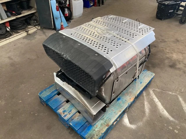 Mercedes Exhaust – Mercedes A0124905812 – Mercedes A0144908212 - علبة العادم/ نظام العادم - شاحنة: صورة 2 Mercedes Exhaust – Mercedes A0124905812 – Mercedes A0144908212 - علبة العادم/ نظام العادم - شاحنة: صورة 2