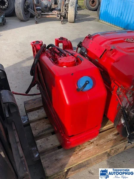Scania Adblue tank / Reductant tank P/N: 2244863 - خزان سائل AdBlue - شاحنة: صورة 1 Scania Adblue tank / Reductant tank P/N: 2244863 - خزان سائل AdBlue - شاحنة: صورة 1