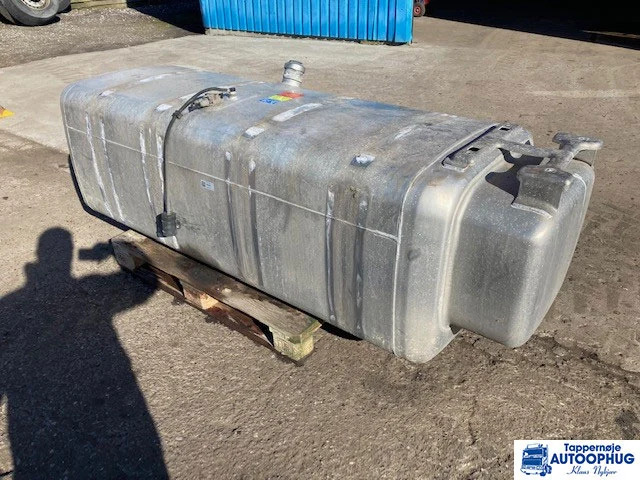 Scania Diesel tank 1000 liter Scania 1896480 - خزان الوقود - شاحنة: صورة 2 Scania Diesel tank 1000 liter Scania 1896480 - خزان الوقود - شاحنة: صورة 2