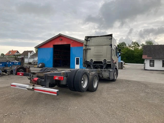 Scania R650 6X2 Retarder - شاحنة بهيكل معدني للمقصورة: صورة 4 Scania R650 6X2 Retarder - شاحنة بهيكل معدني للمقصورة: صورة 4