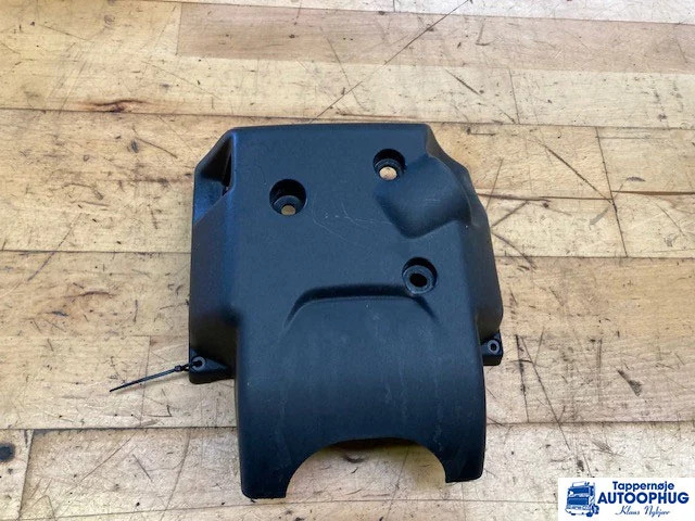 Scania Steering column cover – Scania 1549225 - الكابينة والداخلية - شاحنة: صورة 1 Scania Steering column cover – Scania 1549225 - الكابينة والداخلية - شاحنة: صورة 1