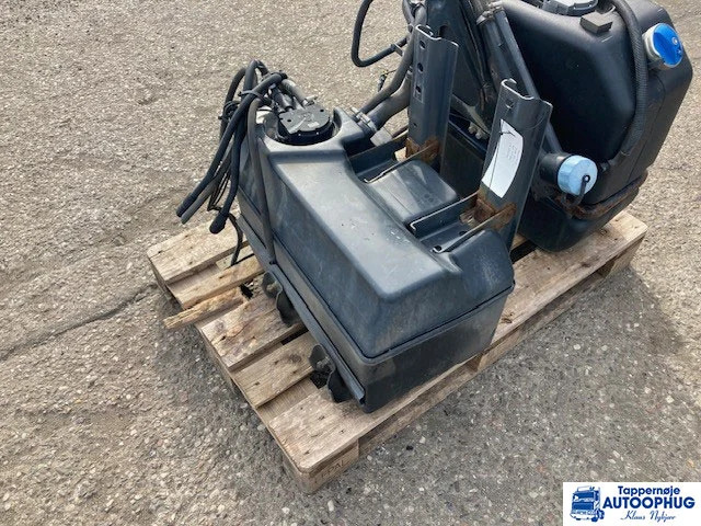 Scania adblue tank – reductant tank Scania 2196094 - خزان سائل AdBlue - شاحنة: صورة 2 Scania adblue tank – reductant tank Scania 2196094 - خزان سائل AdBlue - شاحنة: صورة 2