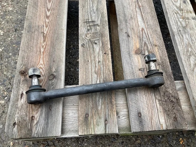 Volvo Anti roll arm – Volvo 23235621 - عمود التوازن - شاحنة: صورة 1 Volvo Anti roll arm – Volvo 23235621 - عمود التوازن - شاحنة: صورة 1