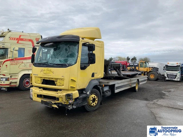 Volvo FL240 - شاحنات مسطحة: صورة 1 Volvo FL240 - شاحنات مسطحة: صورة 1