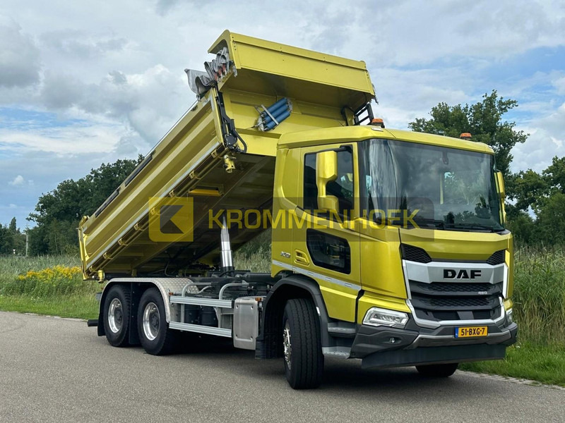 DAF XD 450 FAT Demo | 6x4 | 3 zijdige Kipper - شاحنة قلاب: صورة 1 DAF XD 450 FAT Demo | 6x4 | 3 zijdige Kipper - شاحنة قلاب: صورة 1