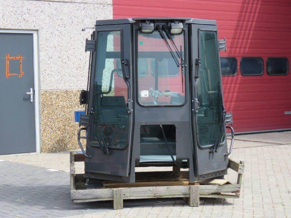 New Holland CE - كابينة - آلات الإنشاء: صورة 5 New Holland CE - كابينة - آلات الإنشاء: صورة 5