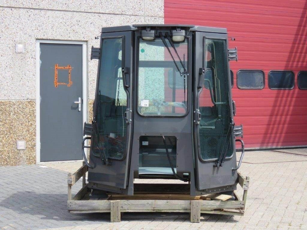New Holland CE - كابينة - آلات الإنشاء: صورة 4 New Holland CE - كابينة - آلات الإنشاء: صورة 4