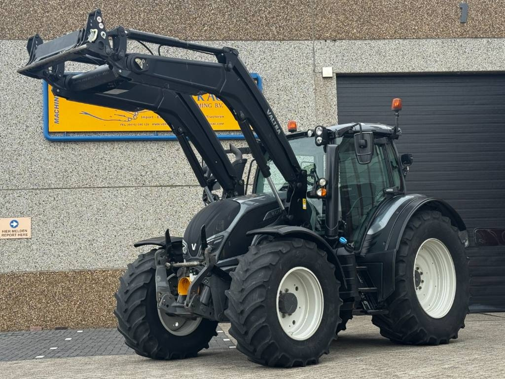 Valtra Frontlinkage + PTO, Frontloader, 3846 hours!! - جرار: صورة 1 Valtra Frontlinkage + PTO, Frontloader, 3846 hours!! - جرار: صورة 1