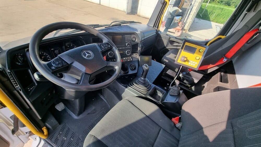 MERCEDES-BENZ AROCS 3243 8x4 | Euro 6 | Piaskarko Solarka Econ 12m³ - جرافة ثلج: صورة 3 MERCEDES-BENZ AROCS 3243 8x4 | Euro 6 | Piaskarko Solarka Econ 12m³ - جرافة ثلج: صورة 3