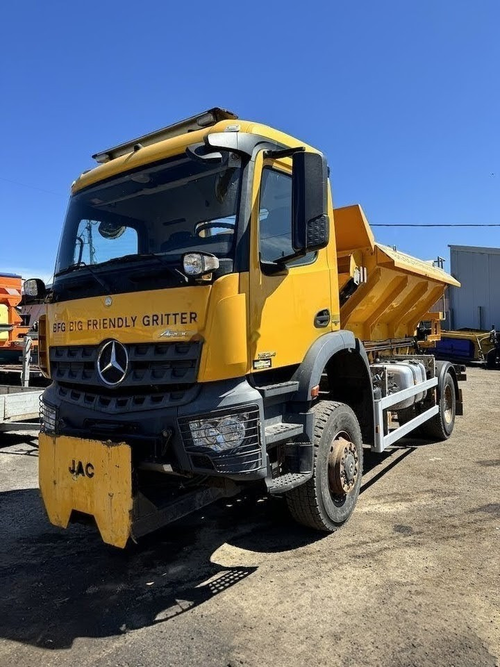 Mercedes-Benz 1824 - سيارة خدمات/ سيارة خاصة, شاحنة: صورة 1 Mercedes-Benz 1824 - سيارة خدمات/ سيارة خاصة, شاحنة: صورة 1
