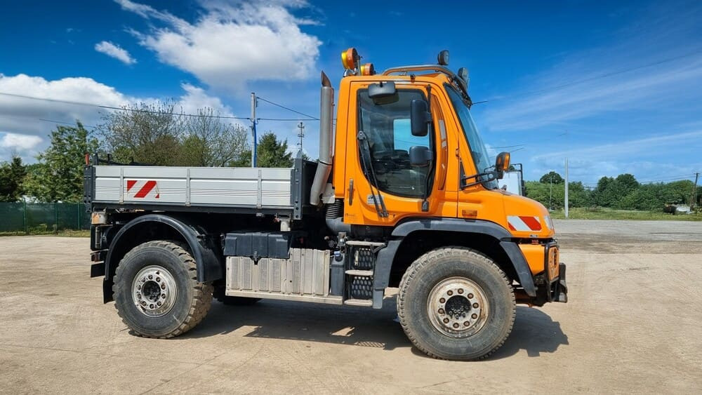 Mercedes-Benz Unimog U527 - سيارة خدمات/ سيارة خاصة: صورة 2 Mercedes-Benz Unimog U527 - سيارة خدمات/ سيارة خاصة: صورة 2