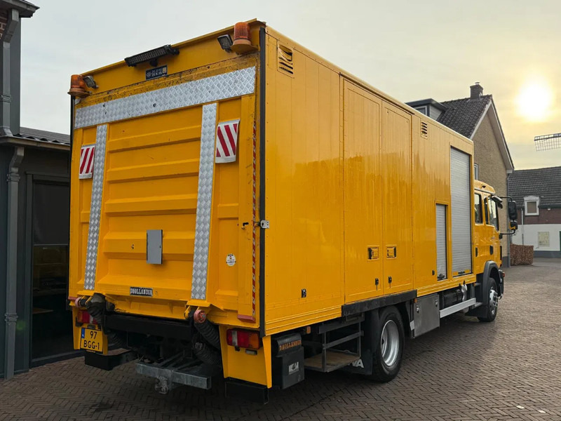 MAN TGM 15.250 E6 DC FUELSTATION ATLAS COPCO WaterTank - شاحنة صندوقية: صورة 4 MAN TGM 15.250 E6 DC FUELSTATION ATLAS COPCO WaterTank - شاحنة صندوقية: صورة 4