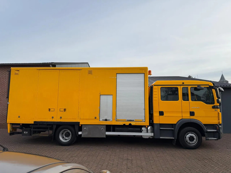 MAN TGM 15.250 E6 DC FUELSTATION ATLAS COPCO WaterTank - شاحنة صندوقية: صورة 2 MAN TGM 15.250 E6 DC FUELSTATION ATLAS COPCO WaterTank - شاحنة صندوقية: صورة 2