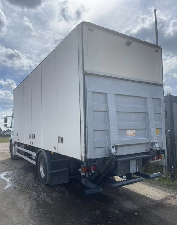 MERCEDES-BENZ AXOR PRZEBIEG TYLKO 322000 KM!!!! - شاحنة متساوية الحرارة: صورة 4 MERCEDES-BENZ AXOR PRZEBIEG TYLKO 322000 KM!!!! - شاحنة متساوية الحرارة: صورة 4