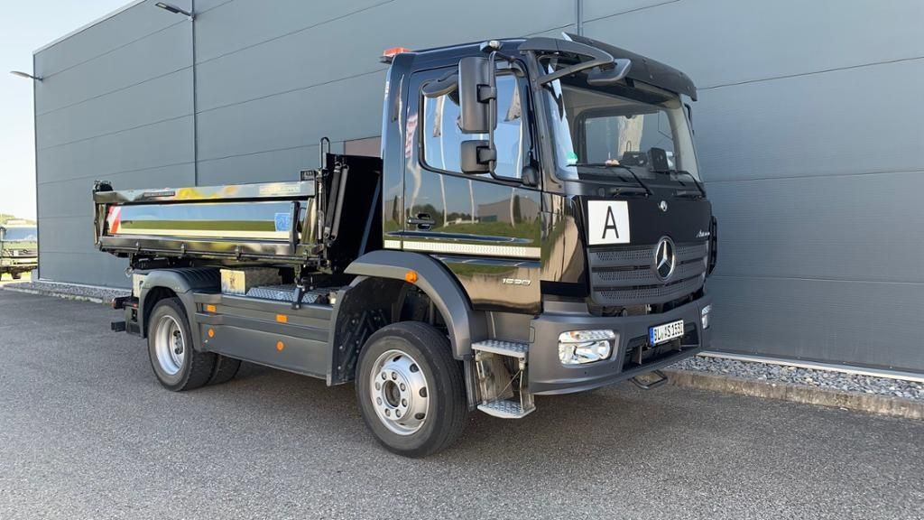 Mercedes-Benz Atego 1530 Allradkipper 4x4 Kam. AUT LED AHK - شاحنة قلاب: صورة 1 Mercedes-Benz Atego 1530 Allradkipper 4x4 Kam. AUT LED AHK - شاحنة قلاب: صورة 1