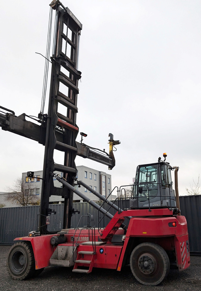 KALMAR DCG100-45ED7 - آلة نقل الحاويات: صورة 4 KALMAR DCG100-45ED7 - آلة نقل الحاويات: صورة 4