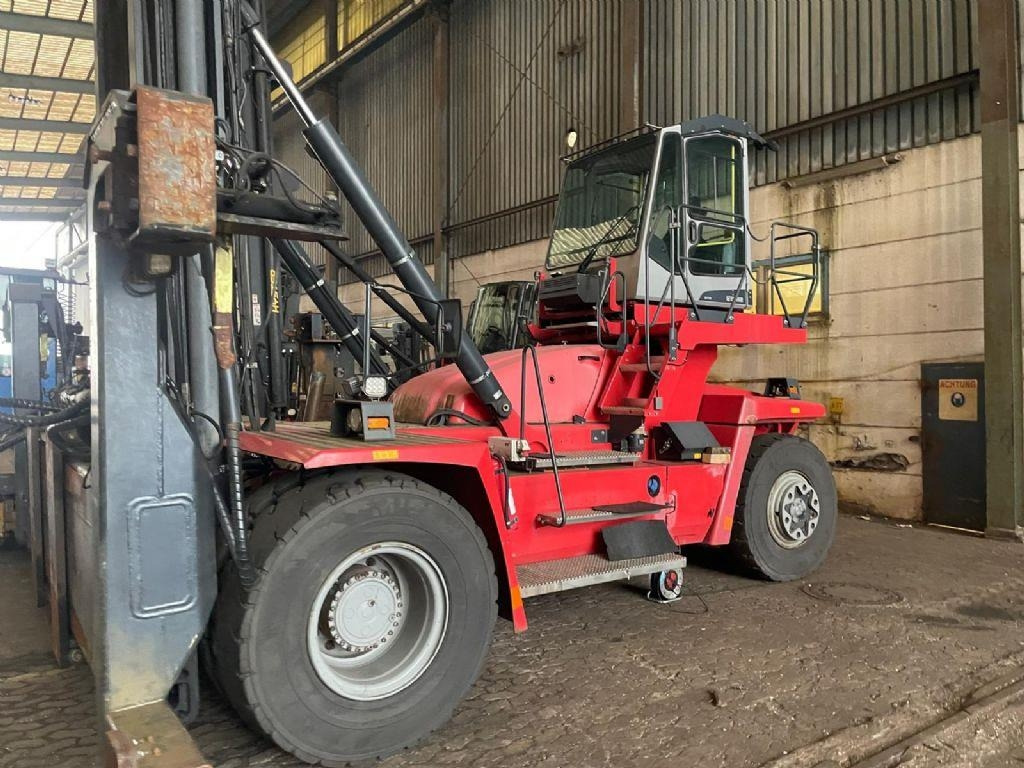 Kalmar DCF100-45E7 - آلة نقل الحاويات: صورة 3 Kalmar DCF100-45E7 - آلة نقل الحاويات: صورة 3
