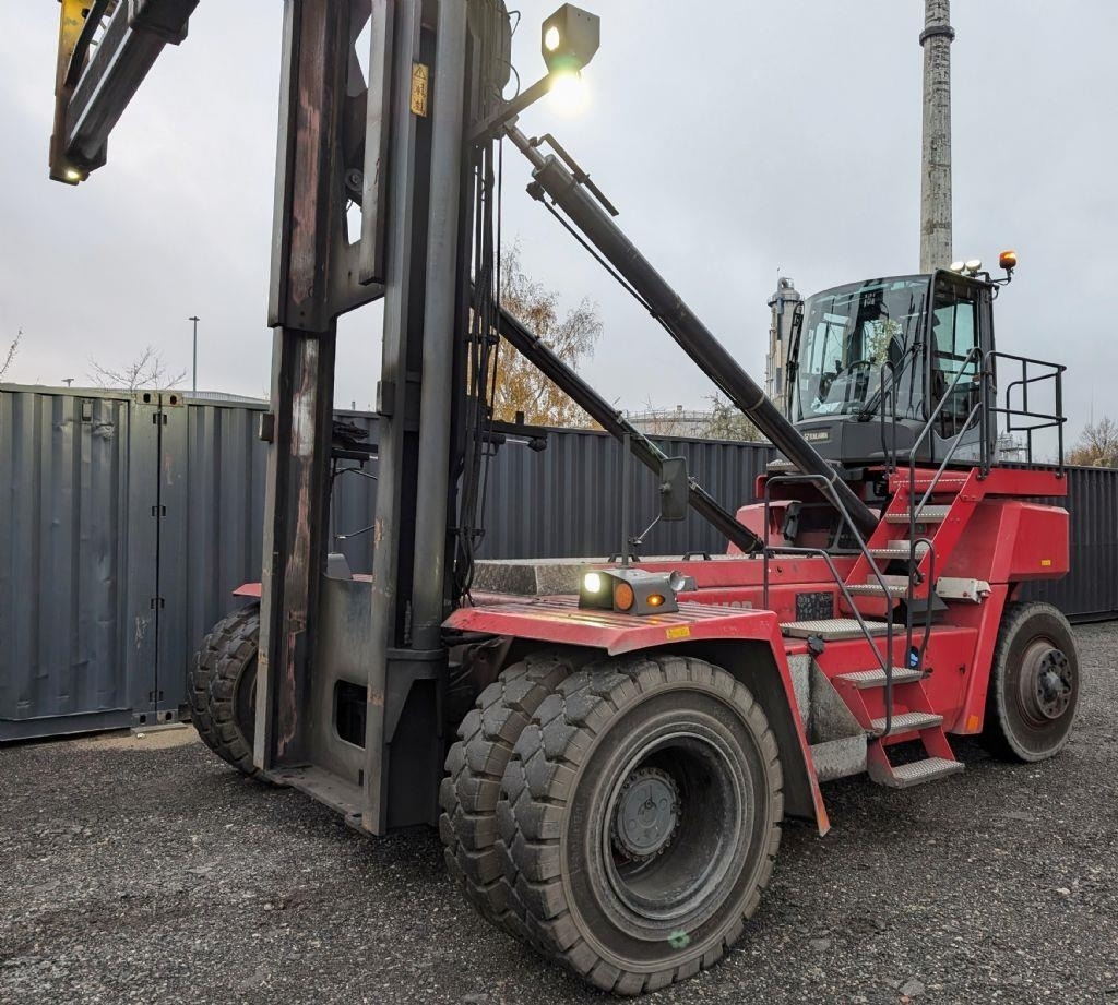 Kalmar DCG100-45ED7 - آلة نقل الحاويات: صورة 1 Kalmar DCG100-45ED7 - آلة نقل الحاويات: صورة 1