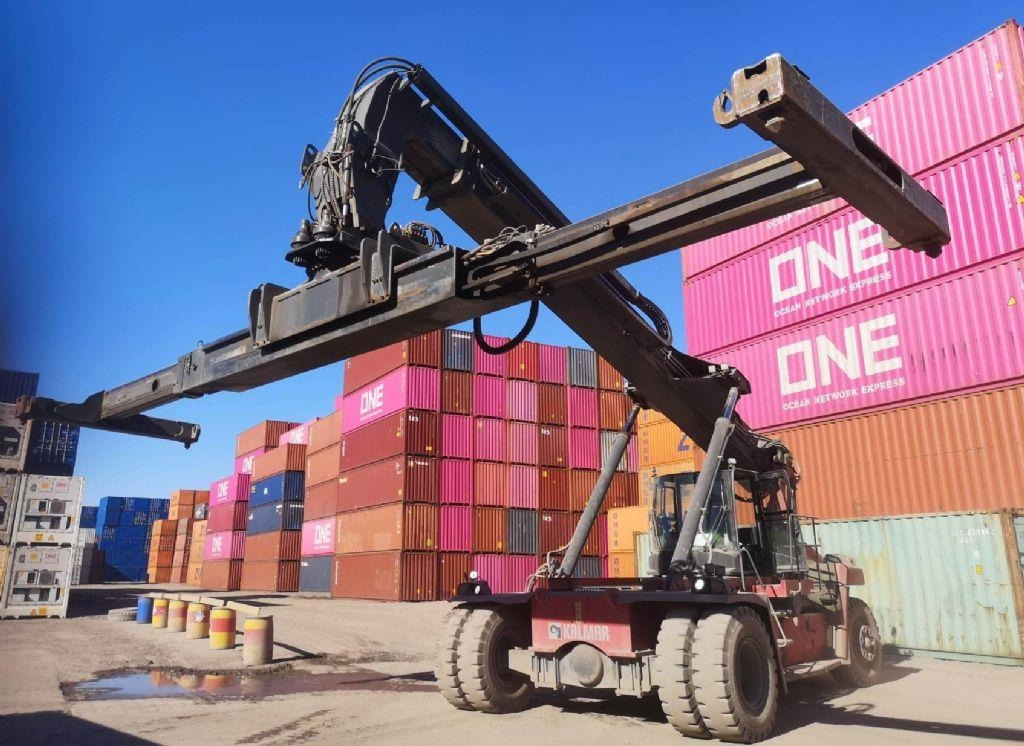 Kalmar DRG100-54S6 - آلة حمل الحاويات في الأماكن الصغيرة: صورة 1 Kalmar DRG100-54S6 - آلة حمل الحاويات في الأماكن الصغيرة: صورة 1