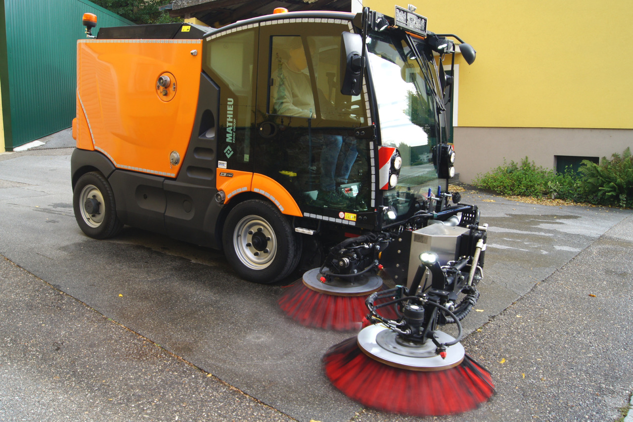 MATHIEU Azura Flex MC210 3-rd brush / EURO 6 / TÜV - سياره كنس شوارع: صورة 2 MATHIEU Azura Flex MC210 3-rd brush / EURO 6 / TÜV - سياره كنس شوارع: صورة 2