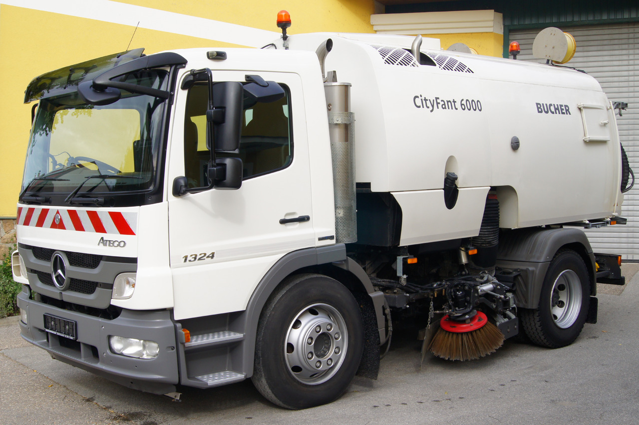 MERCEDES-BENZ ATEGO 1324 / BUCHER CityFant 6000 TWIN, beidseitig + Heck, Aufbaumotor - سياره كنس شوارع: صورة 2 MERCEDES-BENZ ATEGO 1324 / BUCHER CityFant 6000 TWIN, beidseitig + Heck, Aufbaumotor - سياره كنس شوارع: صورة 2