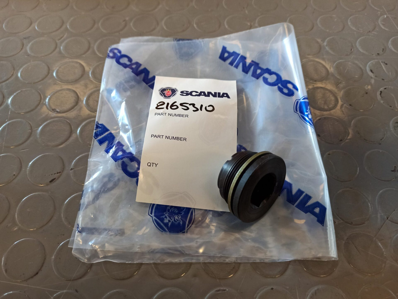 NEW ORIGINAL PLUG - 2165310 - المحور و قطع الغيار - شاحنة: صورة 1 NEW ORIGINAL PLUG - 2165310 - المحور و قطع الغيار - شاحنة: صورة 1