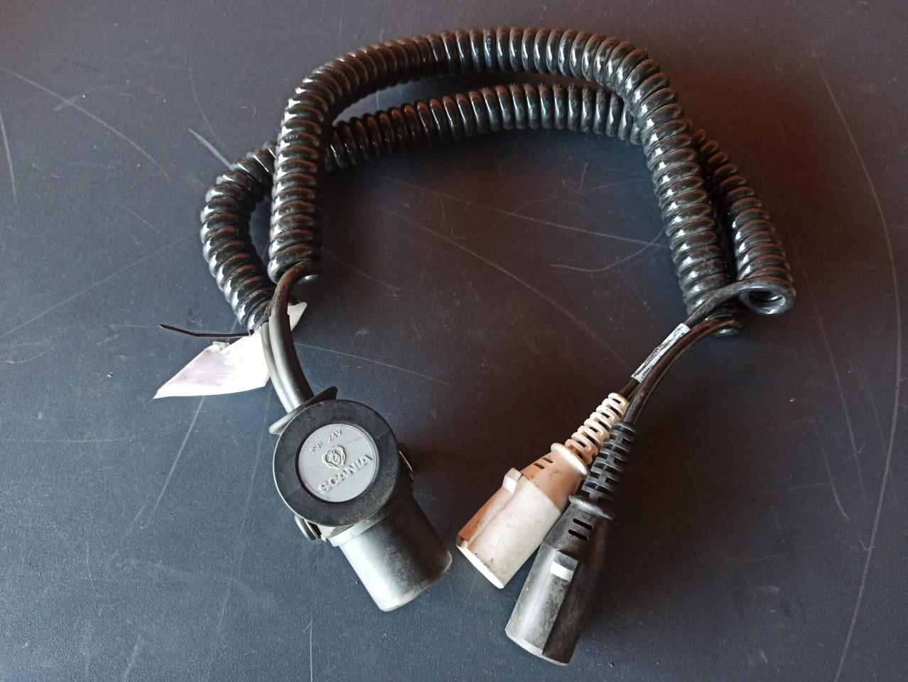 NEW ORIGINAL, SCANIA LAMP CLUSTER TRAILER SPIRAL CABLE - 1436205 - النظام الكهربائي - شاحنة: صورة 1 NEW ORIGINAL, SCANIA LAMP CLUSTER TRAILER SPIRAL CABLE - 1436205 - النظام الكهربائي - شاحنة: صورة 1