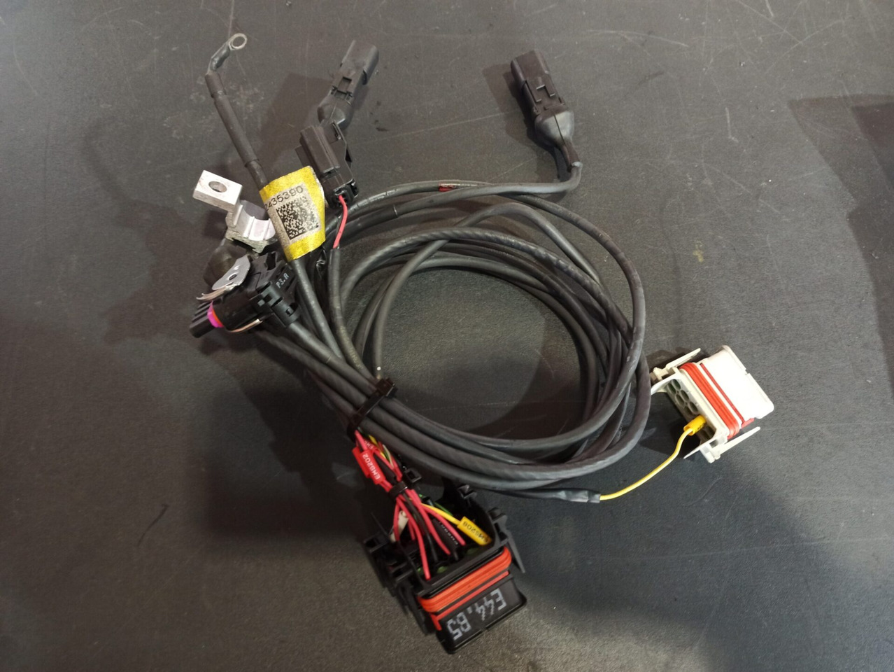 SCANIA CABLE HARNESS - 2435390 - كابلات/ ضفيرة الأسلاك - شاحنة: صورة 1 SCANIA CABLE HARNESS - 2435390 - كابلات/ ضفيرة الأسلاك - شاحنة: صورة 1
