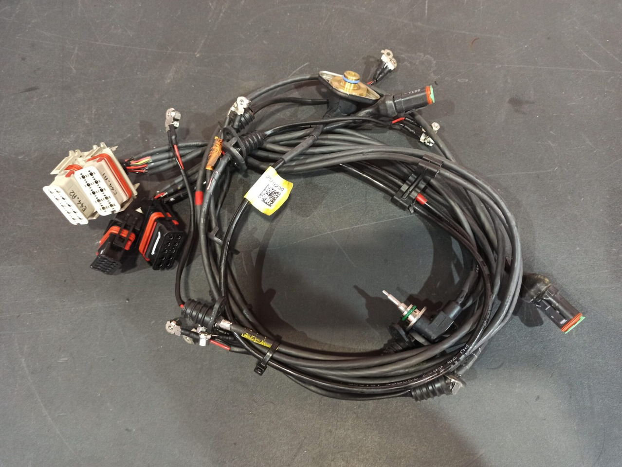 SCANIA CABLE HARNESS - 2579230 - كابلات/ ضفيرة الأسلاك - شاحنة: صورة 1 SCANIA CABLE HARNESS - 2579230 - كابلات/ ضفيرة الأسلاك - شاحنة: صورة 1