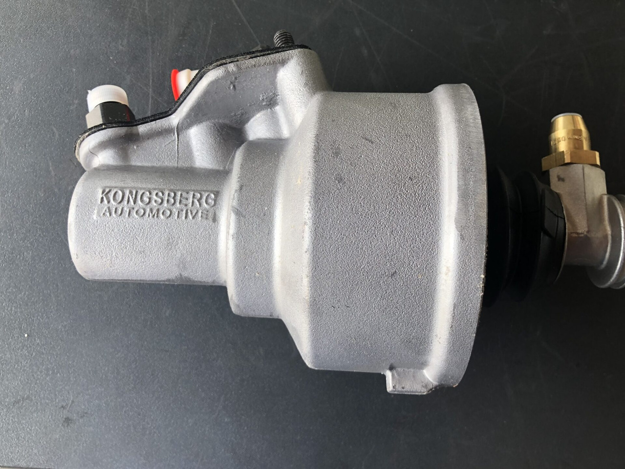 SCANIA CLUTCH PUMP - 629683 AM - القابض و قطع الغيار - شاحنة: صورة 1 SCANIA CLUTCH PUMP - 629683 AM - القابض و قطع الغيار - شاحنة: صورة 1