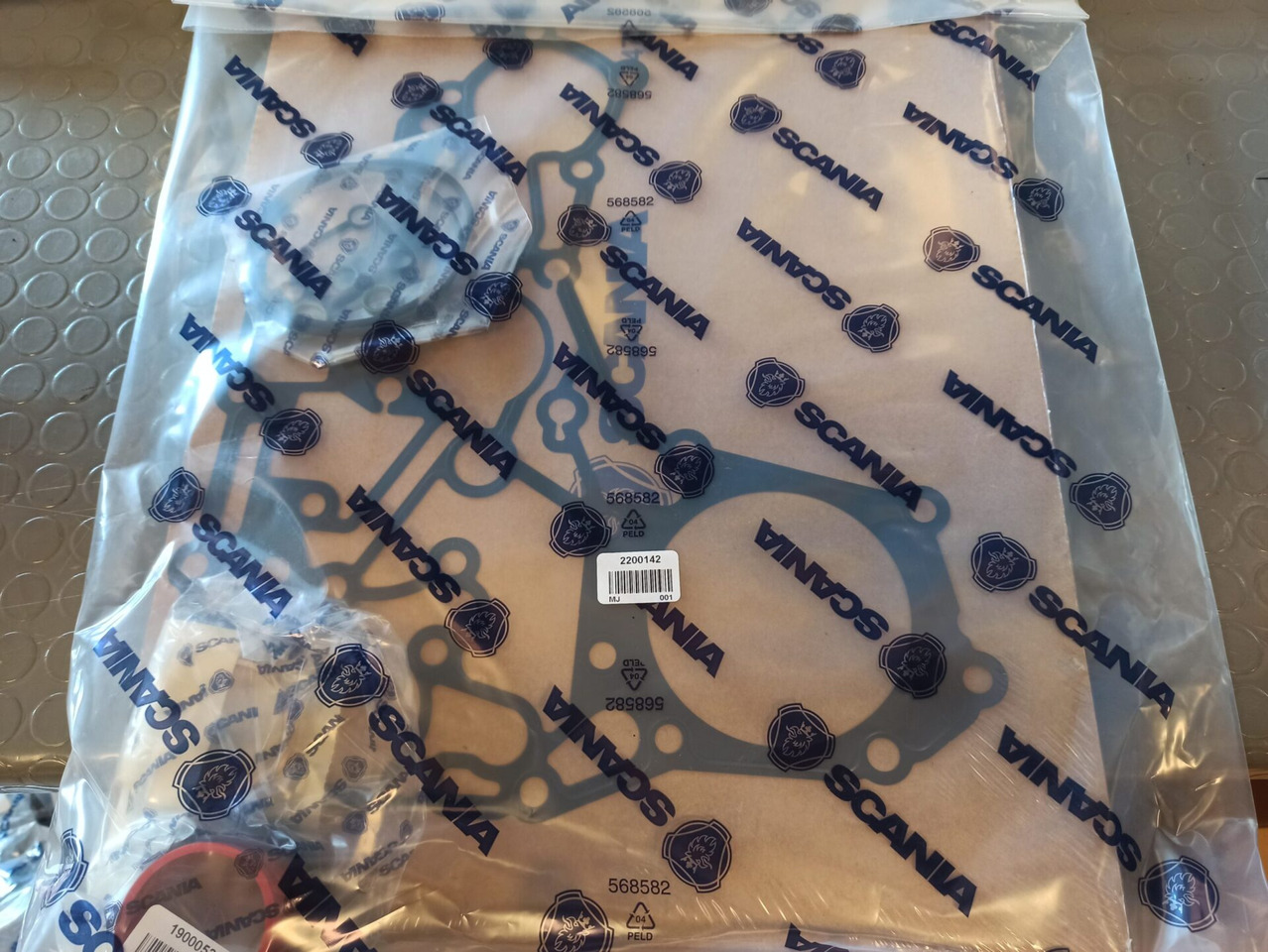 SCANIA GASKET KIT - 2200142 - علبة التروس و قطع الغيار - شاحنة: صورة 1 SCANIA GASKET KIT - 2200142 - علبة التروس و قطع الغيار - شاحنة: صورة 1