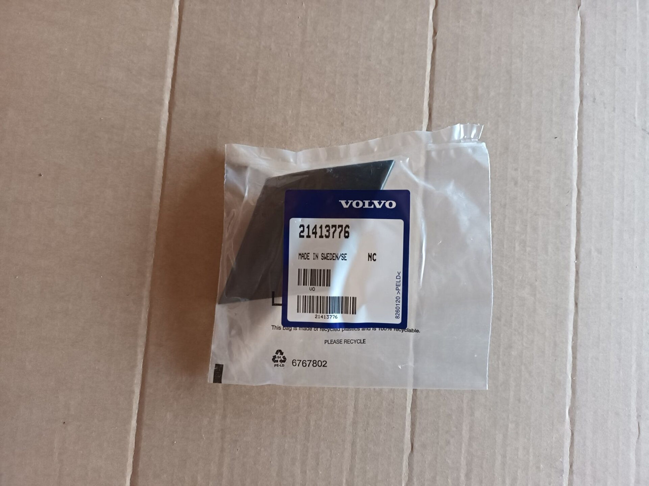VOLVO LAMP LID - 21413776 - أضواء/ إضاءة - شاحنة: صورة 1 VOLVO LAMP LID - 21413776 - أضواء/ إضاءة - شاحنة: صورة 1