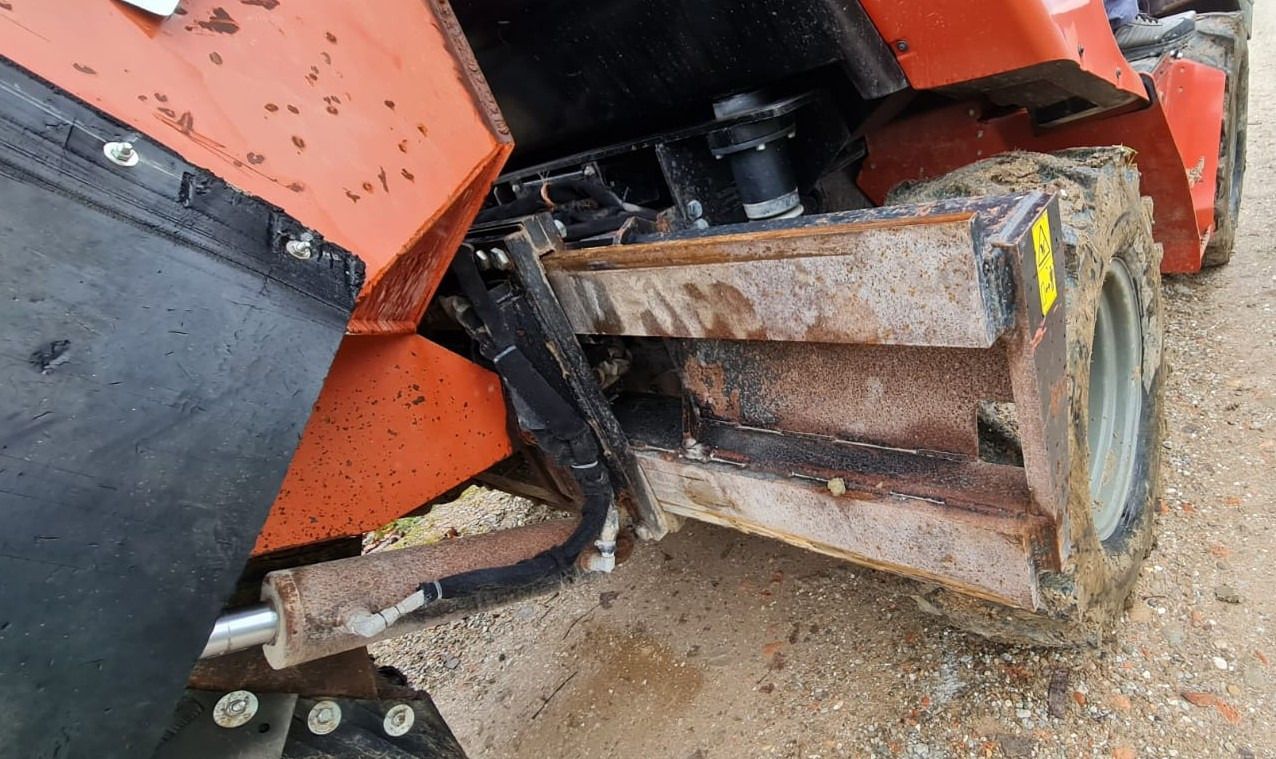 DITCH WITCH RT125 - حفار خنادق: صورة 4 DITCH WITCH RT125 - حفار خنادق: صورة 4