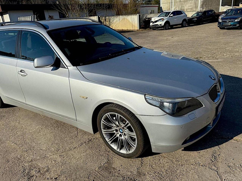 BMW 5 Serie (E61) - سيارة: صورة 3 BMW 5 Serie (E61) - سيارة: صورة 3