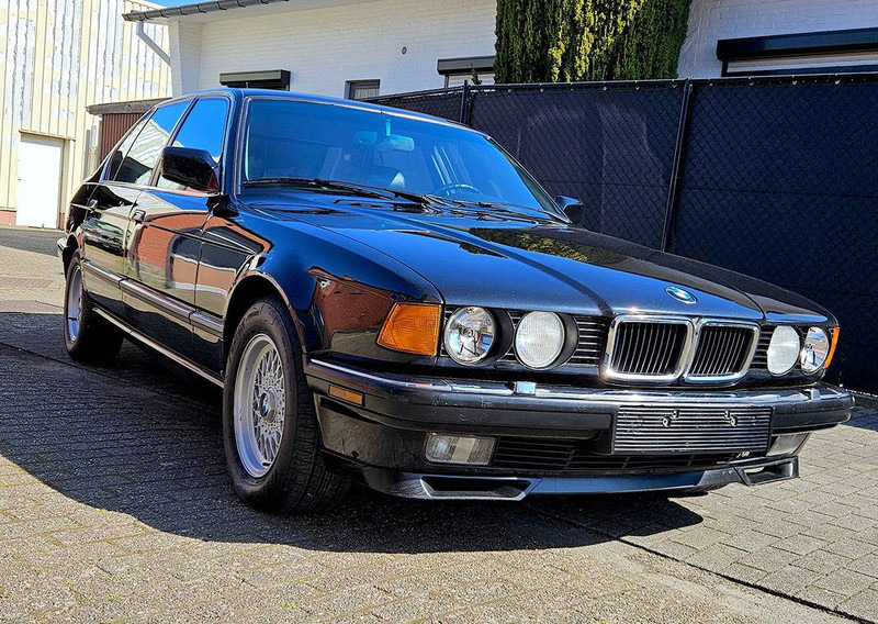 BMW 750IL - سيارة: صورة 2 BMW 750IL - سيارة: صورة 2