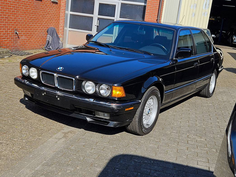 BMW 750IL - سيارة: صورة 1 BMW 750IL - سيارة: صورة 1