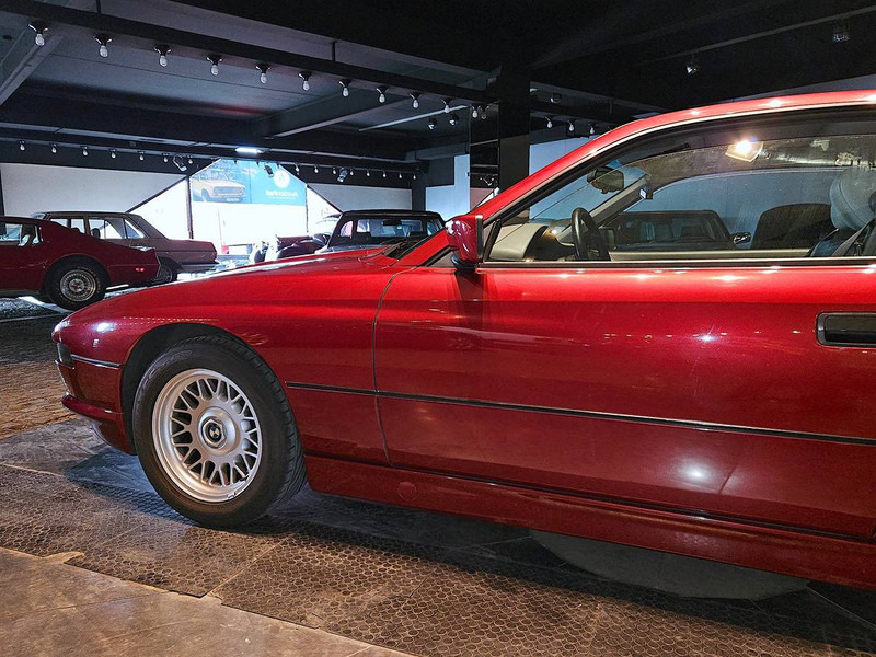 BMW 850iA - سيارة: صورة 4 BMW 850iA - سيارة: صورة 4