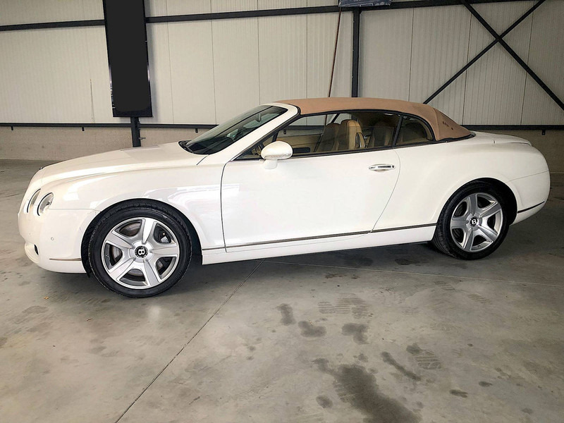 Bentley Continental GTC - سيارة: صورة 2 Bentley Continental GTC - سيارة: صورة 2